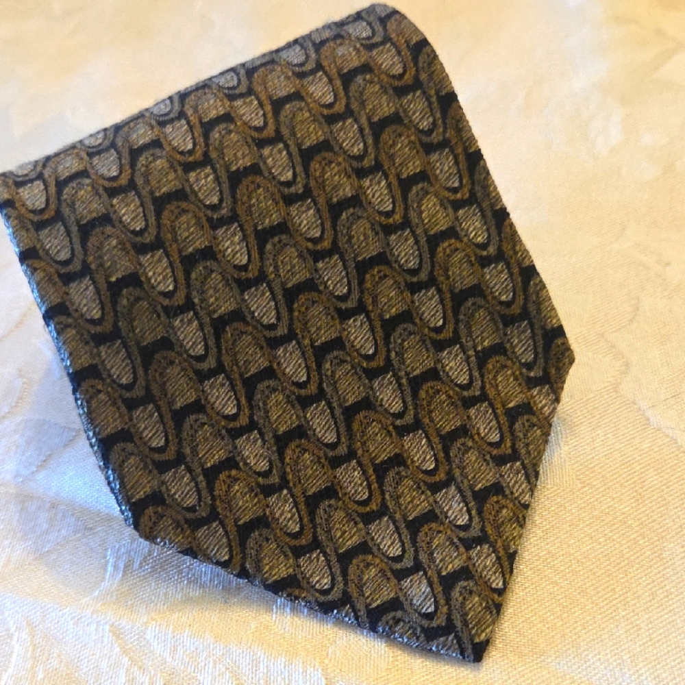 Dover Arrow Necktie